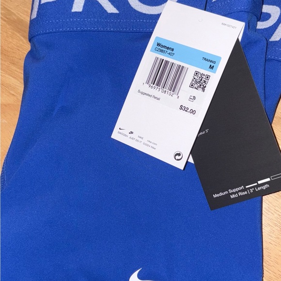 Nike Blue Training Shorts - Picture 2 of 2